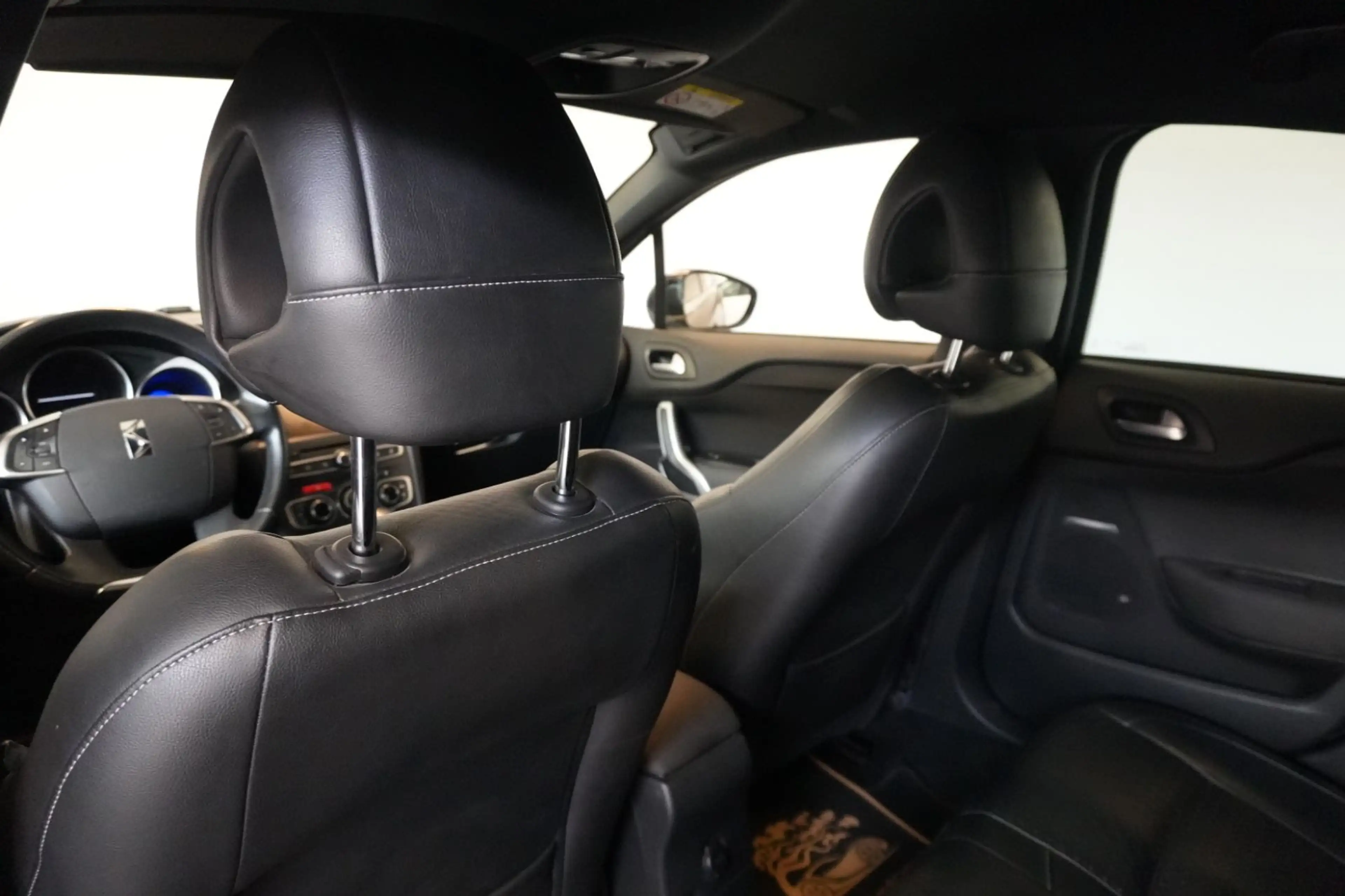 DS Automobiles DS 4 Crossback 2.0 Blue-HDi PDC Stz — photo 14