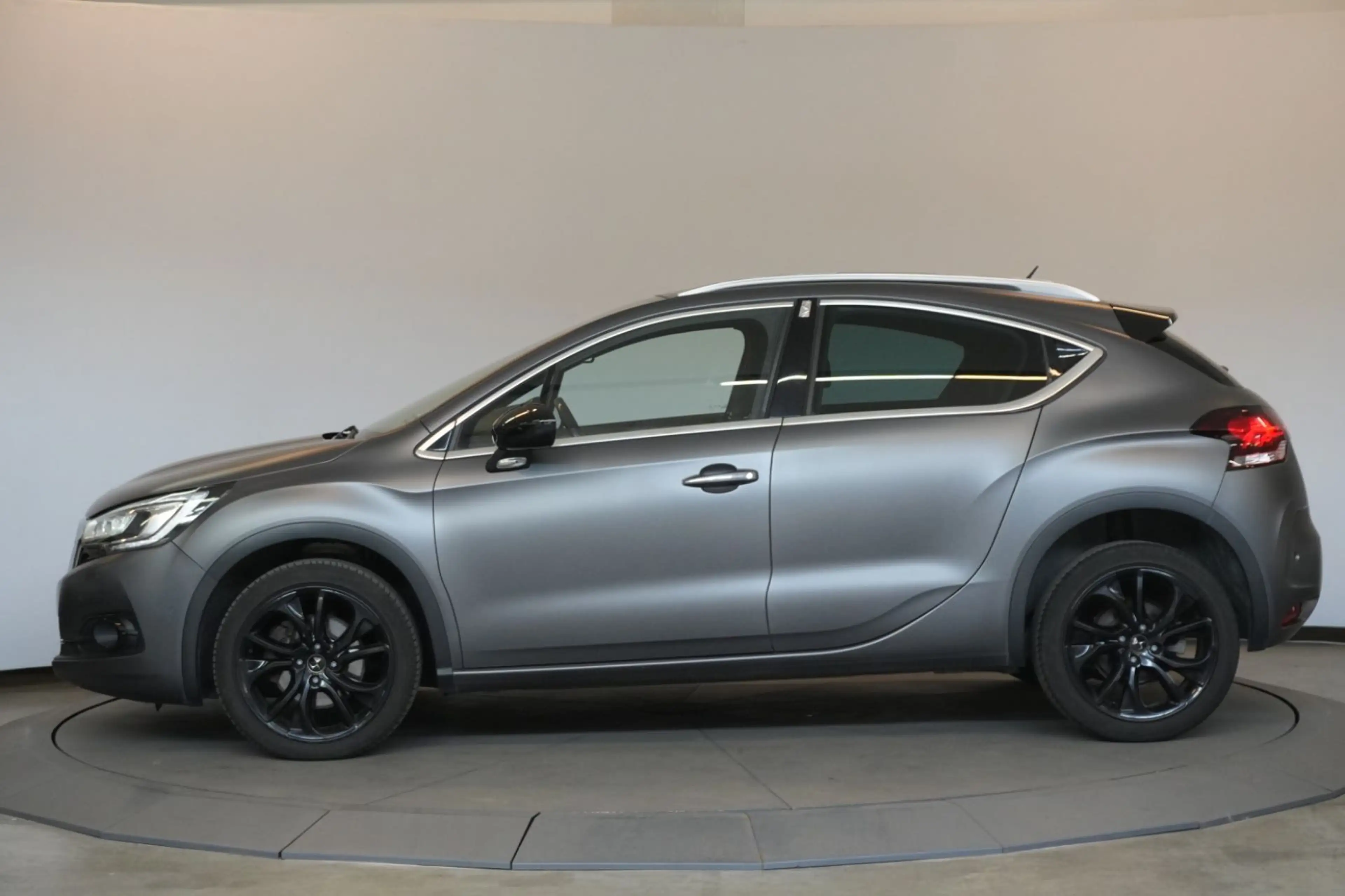 DS Automobiles DS 4 Crossback 2.0 Blue-HDi PDC Stz — photo 2