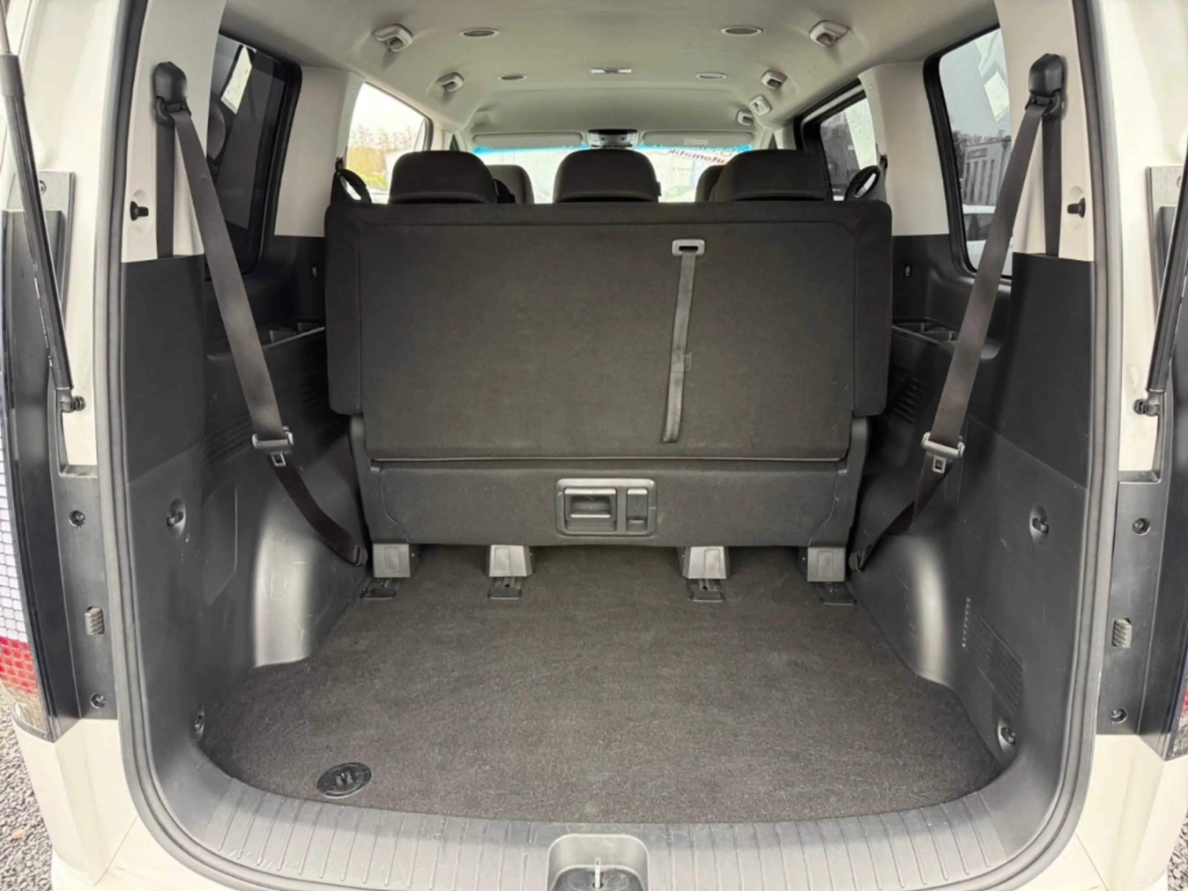 Hyundai STARIA Trend 2.2 CRDi 9-SITZER+360°CAM+LED+ACAA — photo 12