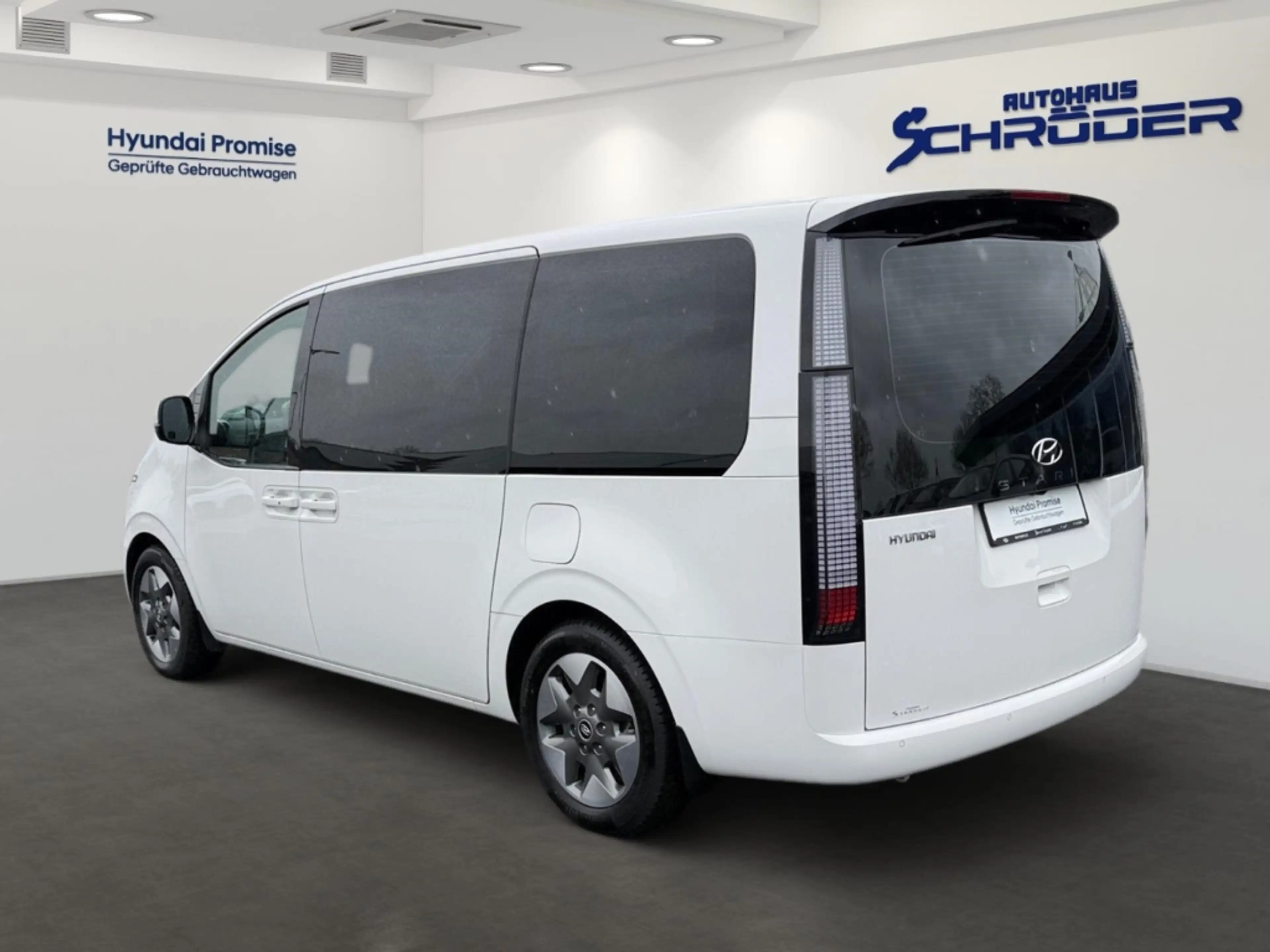 Hyundai STARIA Trend 2.2 CRDi 9-SITZER+360°CAM+LED+ACAA — photo 4