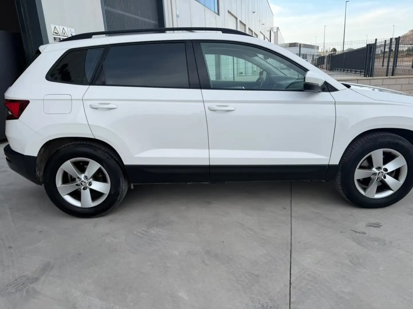 Skoda Karoq 2.0TDI AdBlue Ambition 4x4 DSG 110kW Blanco - 2