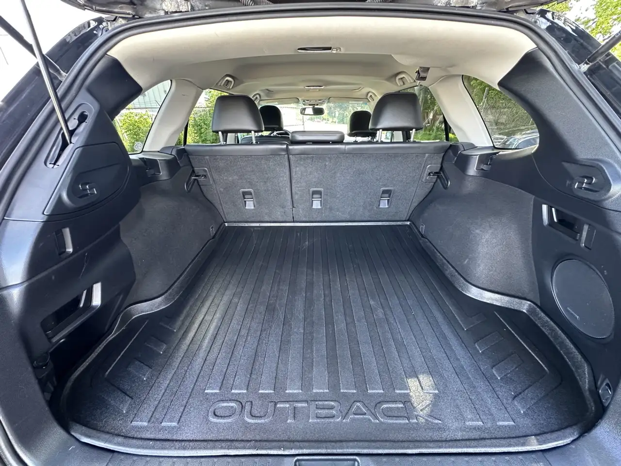 Subaru OUTBACK fotografie Subaru OUTBACK