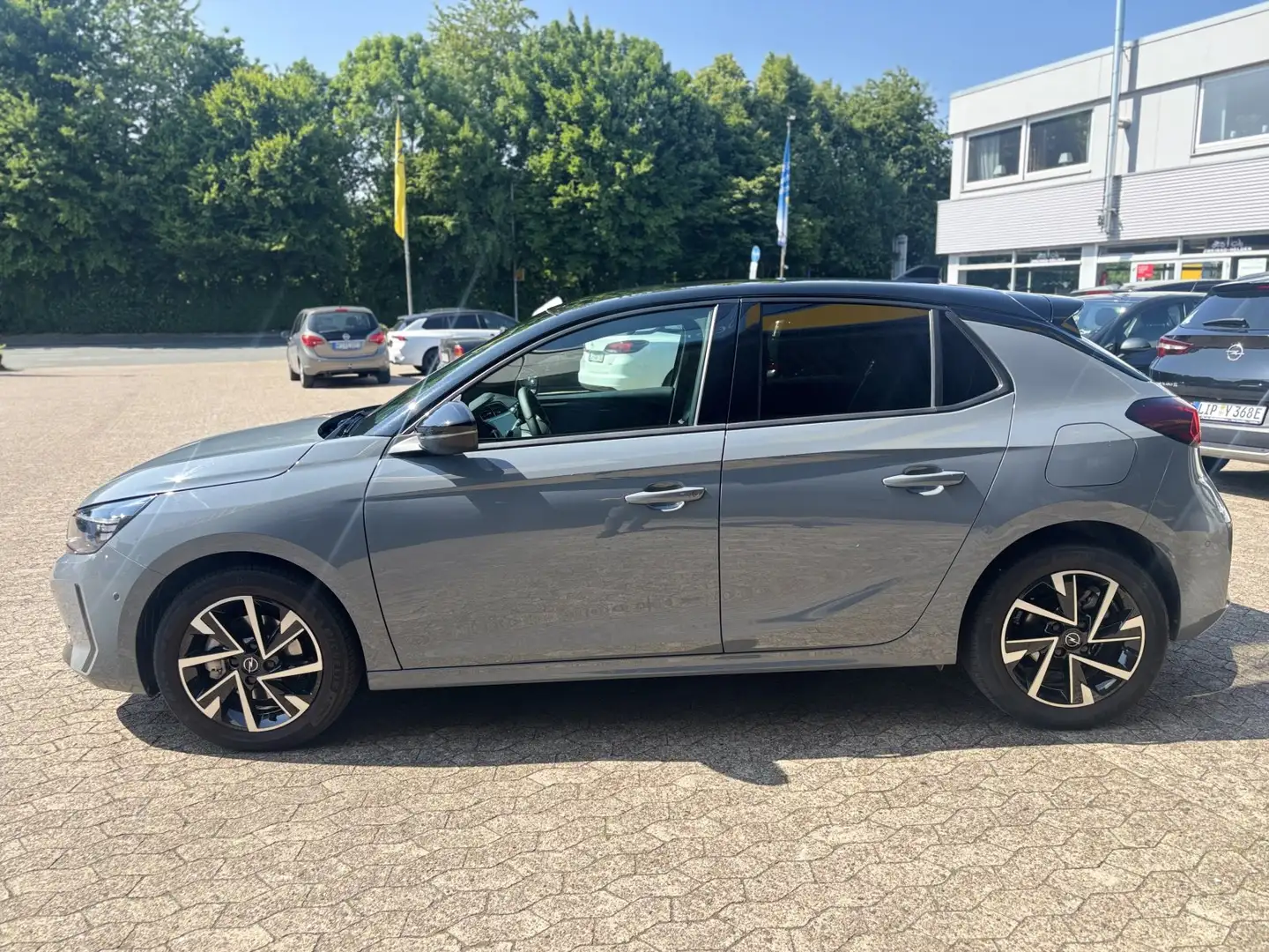 Opel Corsa 1.2 GS NAVI/PDC V+H+CAM/KlimaAT/Keyless Grau - 2