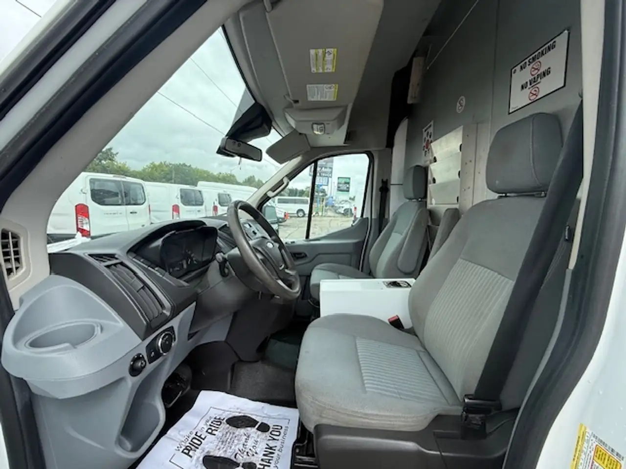 Ford Transit Cargo Van снимка Ford Transit Cargo Van