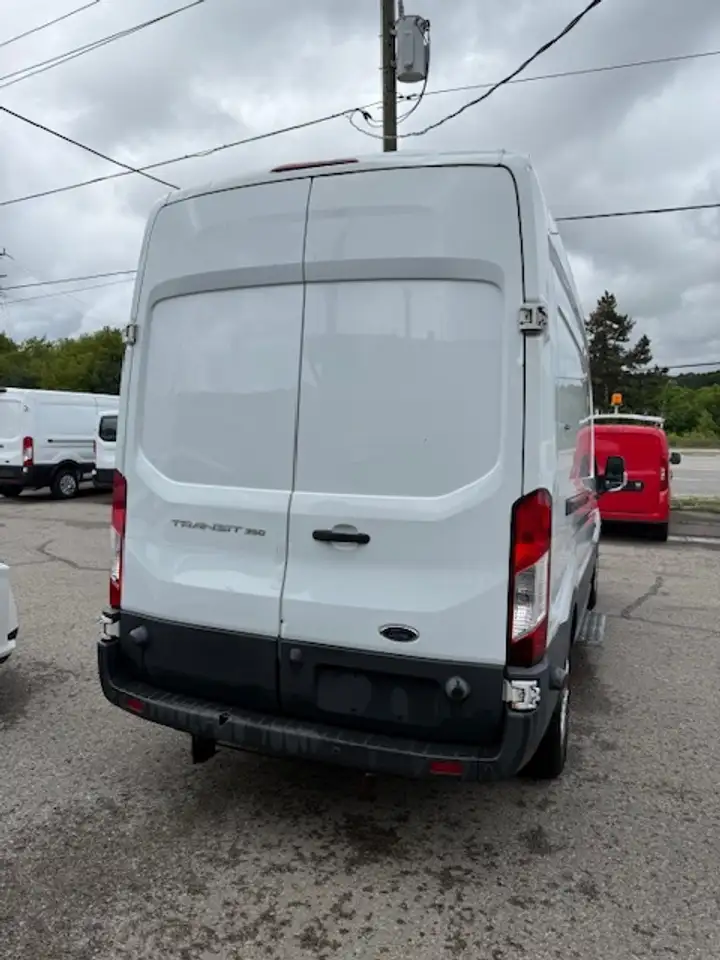 Ford Transit Cargo Van снимка Ford Transit Cargo Van