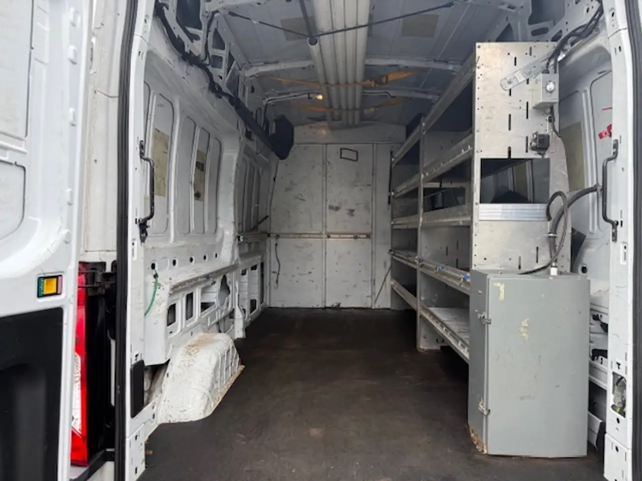 Ford Transit Cargo Van снимка Ford Transit Cargo Van