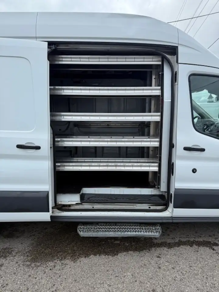 Ford Transit Cargo Van снимка Ford Transit Cargo Van