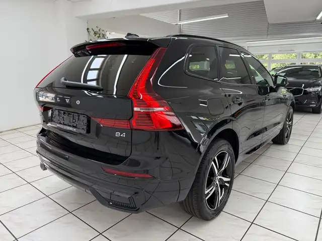 Volvo XC60 view 3