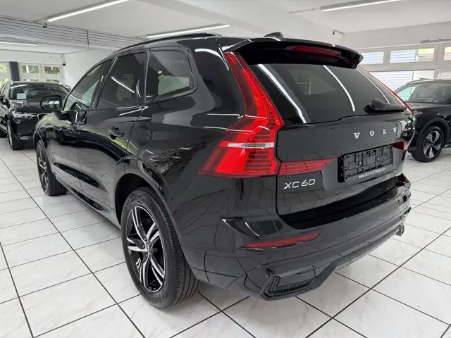 Volvo XC60 view 2