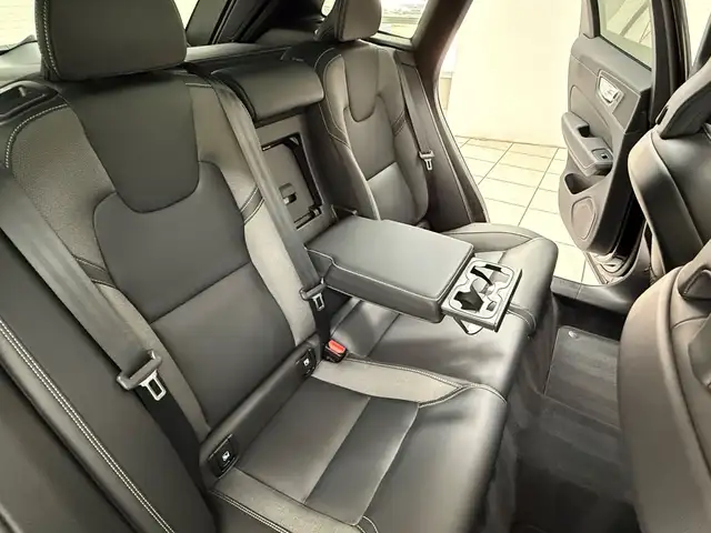 Volvo XC60 view 13