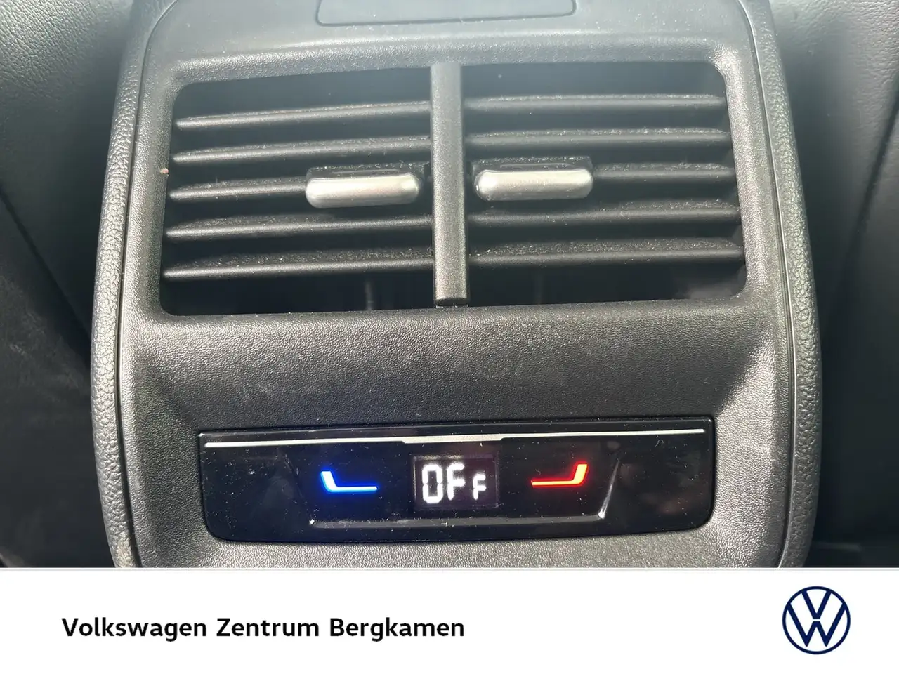 Volkswagen Passat Variant 1.5 eTSI BUSINESS AHK 360CAM ACC 11