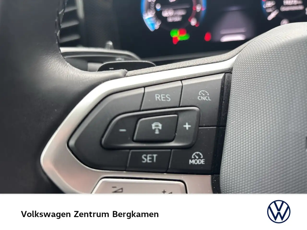 Volkswagen Passat Variant 1.5 eTSI BUSINESS AHK 360CAM ACC 16