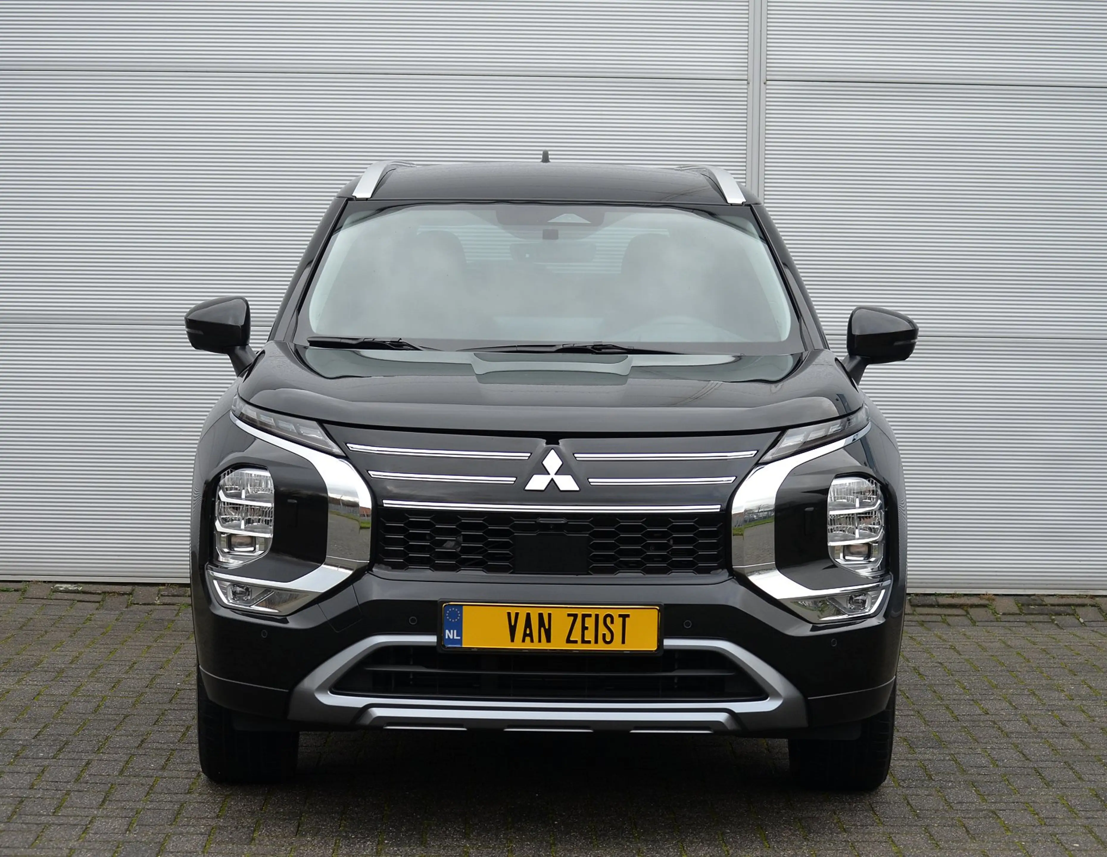 Mitsubishi Outlander PHEV 2.4 FIRST EDITION 4WD | PLUG IN HYBRID | SOH — photo 15