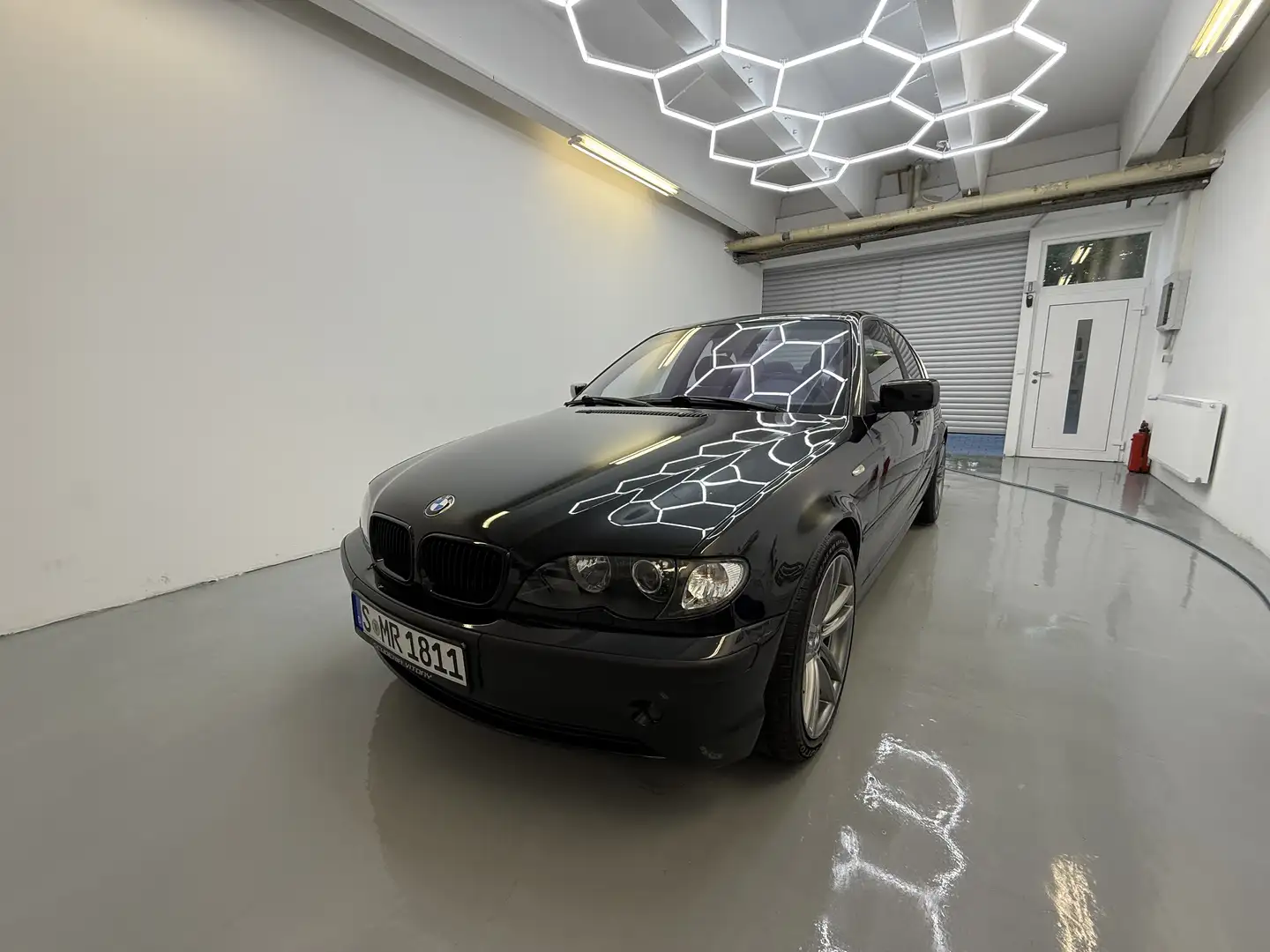 BMW 320 320i Edition Sport Schwarz - 1
