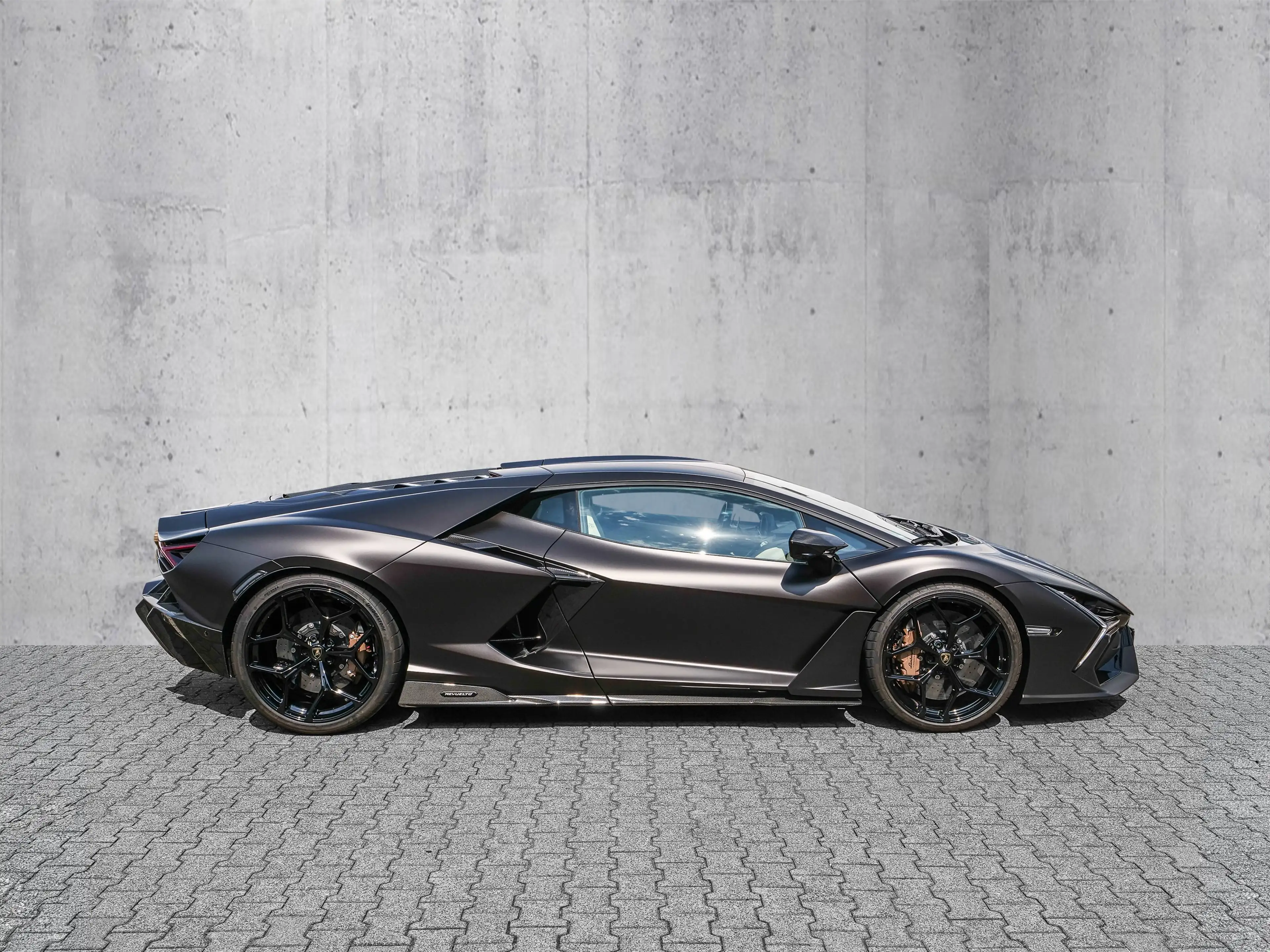 Lamborghini Revuelto Marrone Apus, Lower&Upper Carbon Pack — photo 2