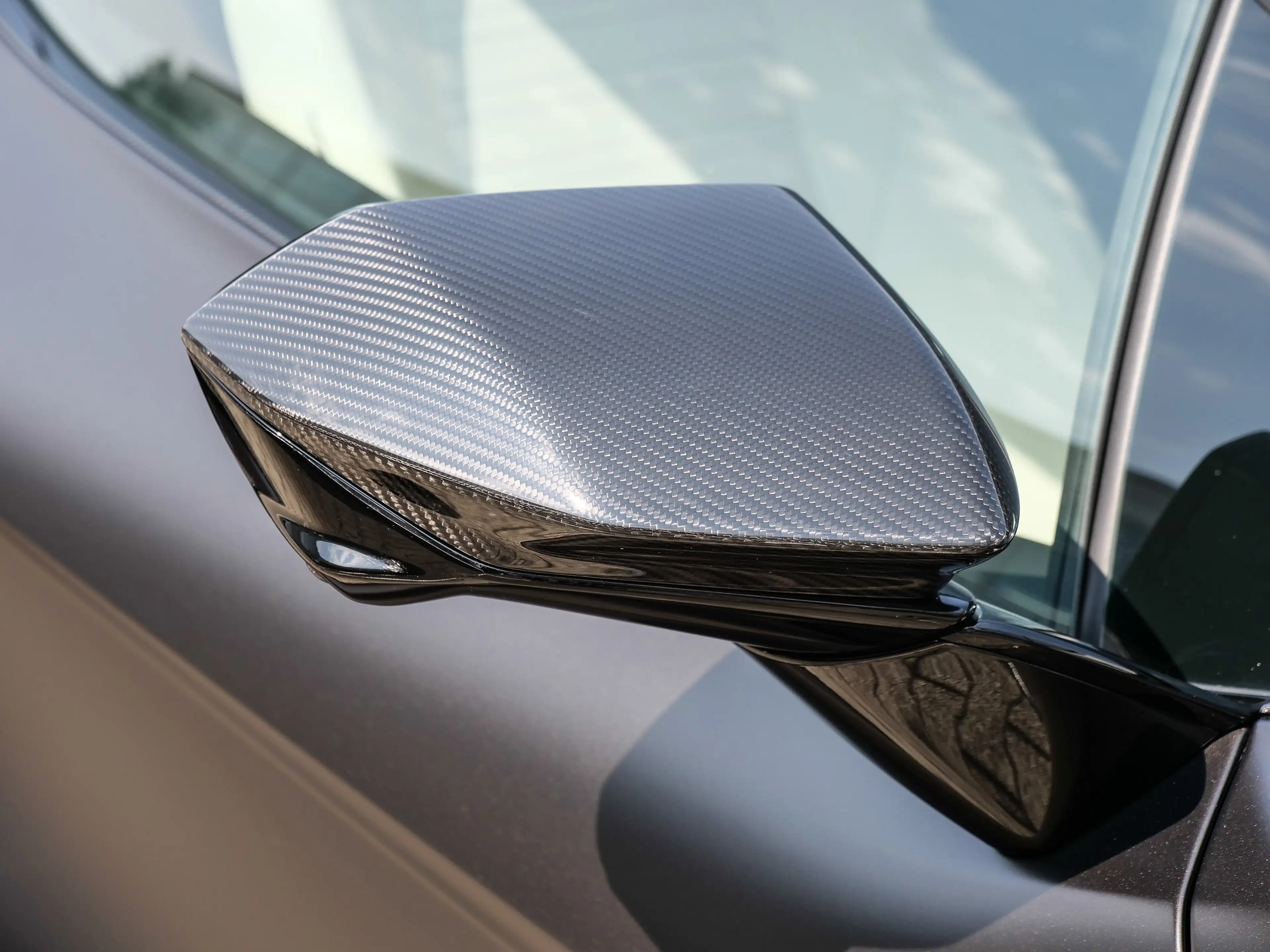 Lamborghini Revuelto Marrone Apus, Lower&Upper Carbon Pack — photo 14