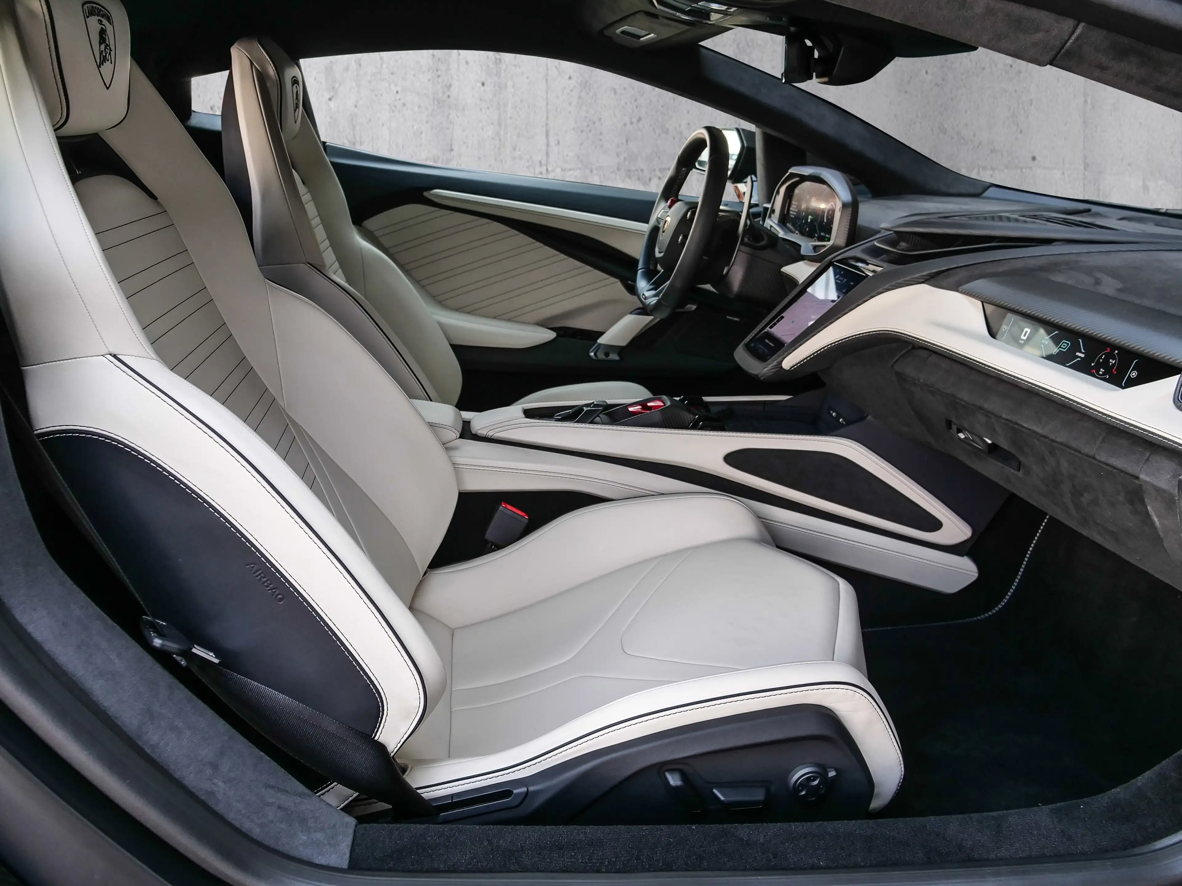 Lamborghini Revuelto Marrone Apus, Lower&Upper Carbon Pack — photo 6