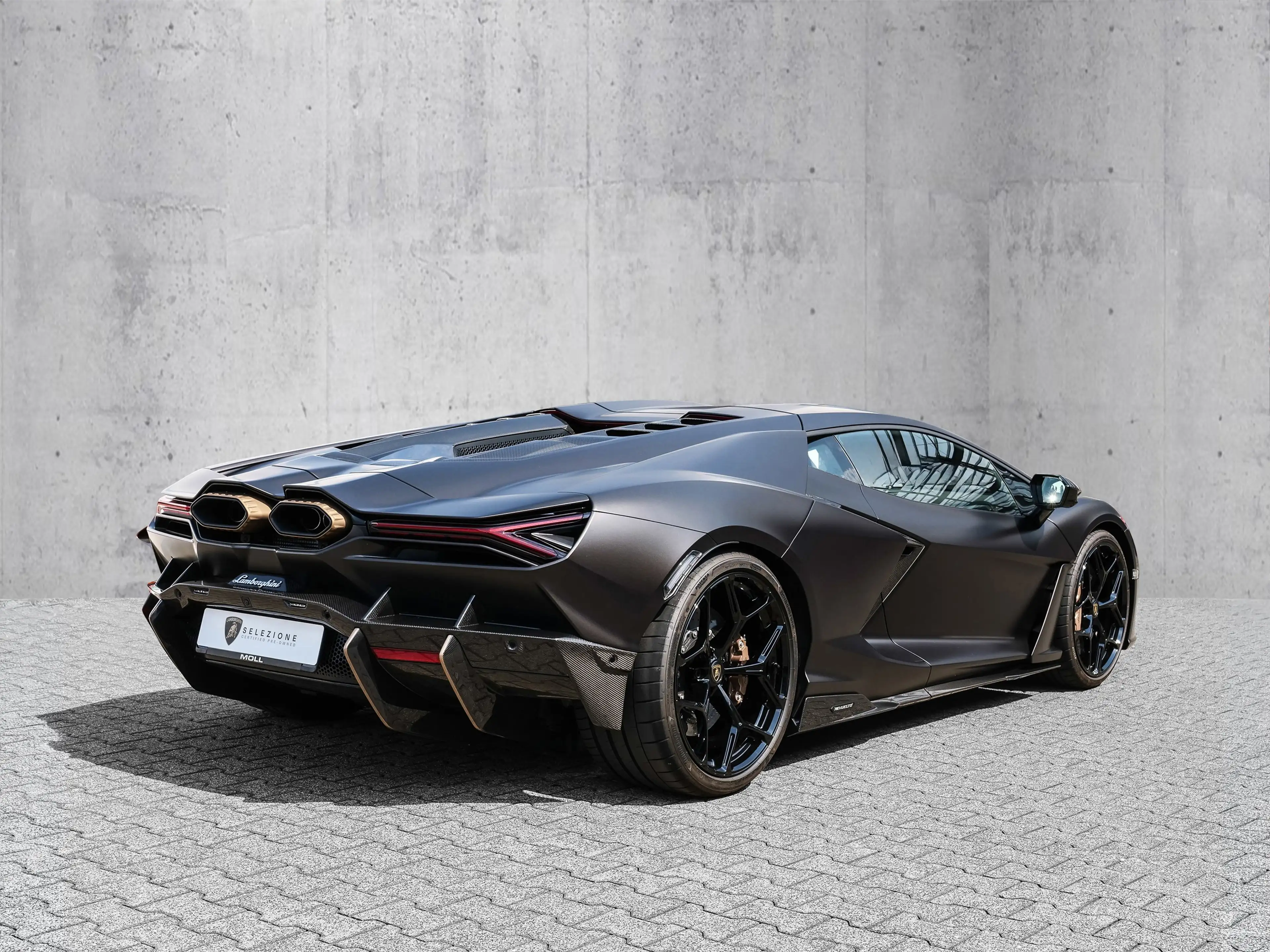 Lamborghini Revuelto Marrone Apus, Lower&Upper Carbon Pack — photo 3