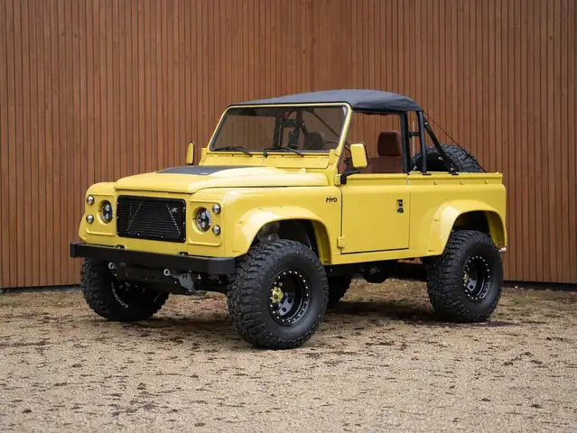 Land Rover Defender