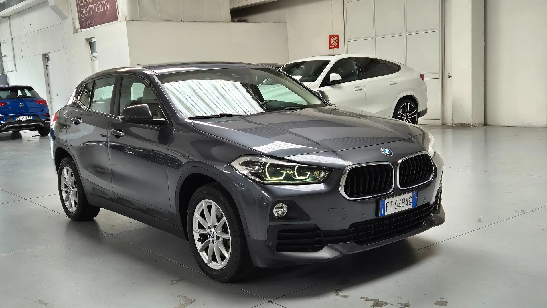 BMW X2 xdrive20d 190cv aut-PELLE-FULL LED-HEAD UP DISPLAY Grijs - 2