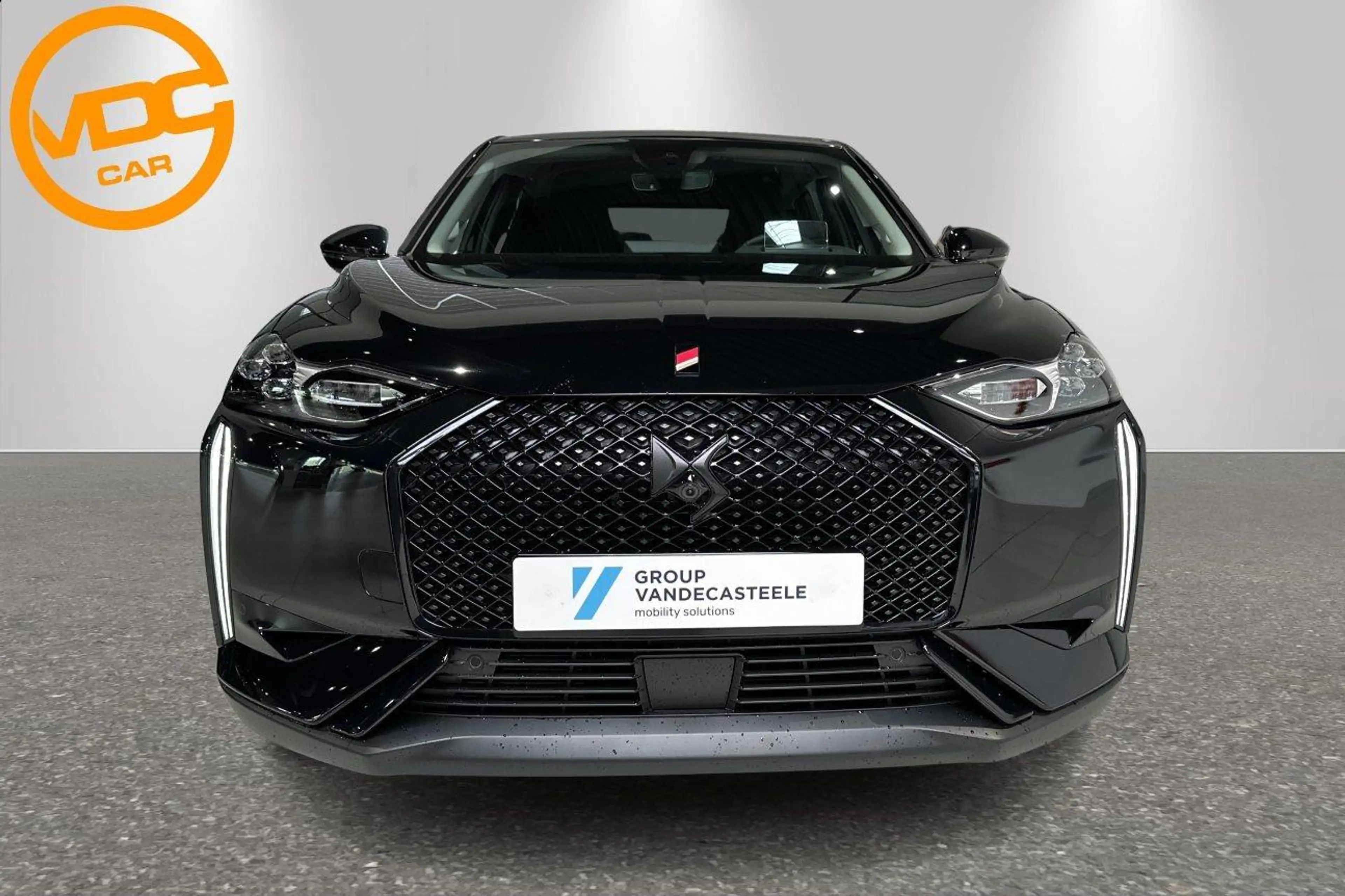DS Automobiles DS 3 PERFORMANCE LINE E-TENSE — photo 5
