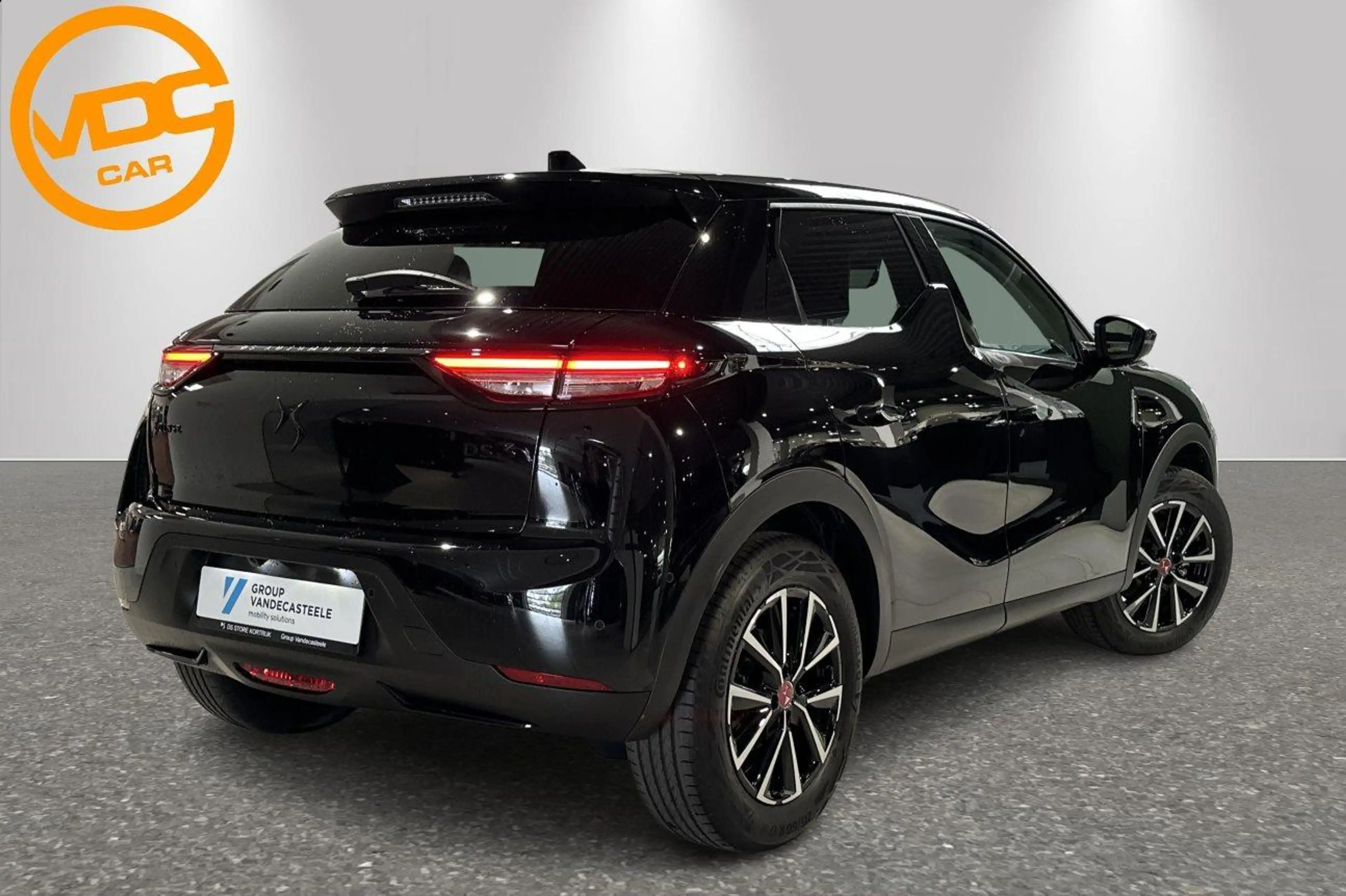 DS Automobiles DS 3 PERFORMANCE LINE E-TENSE — photo 3