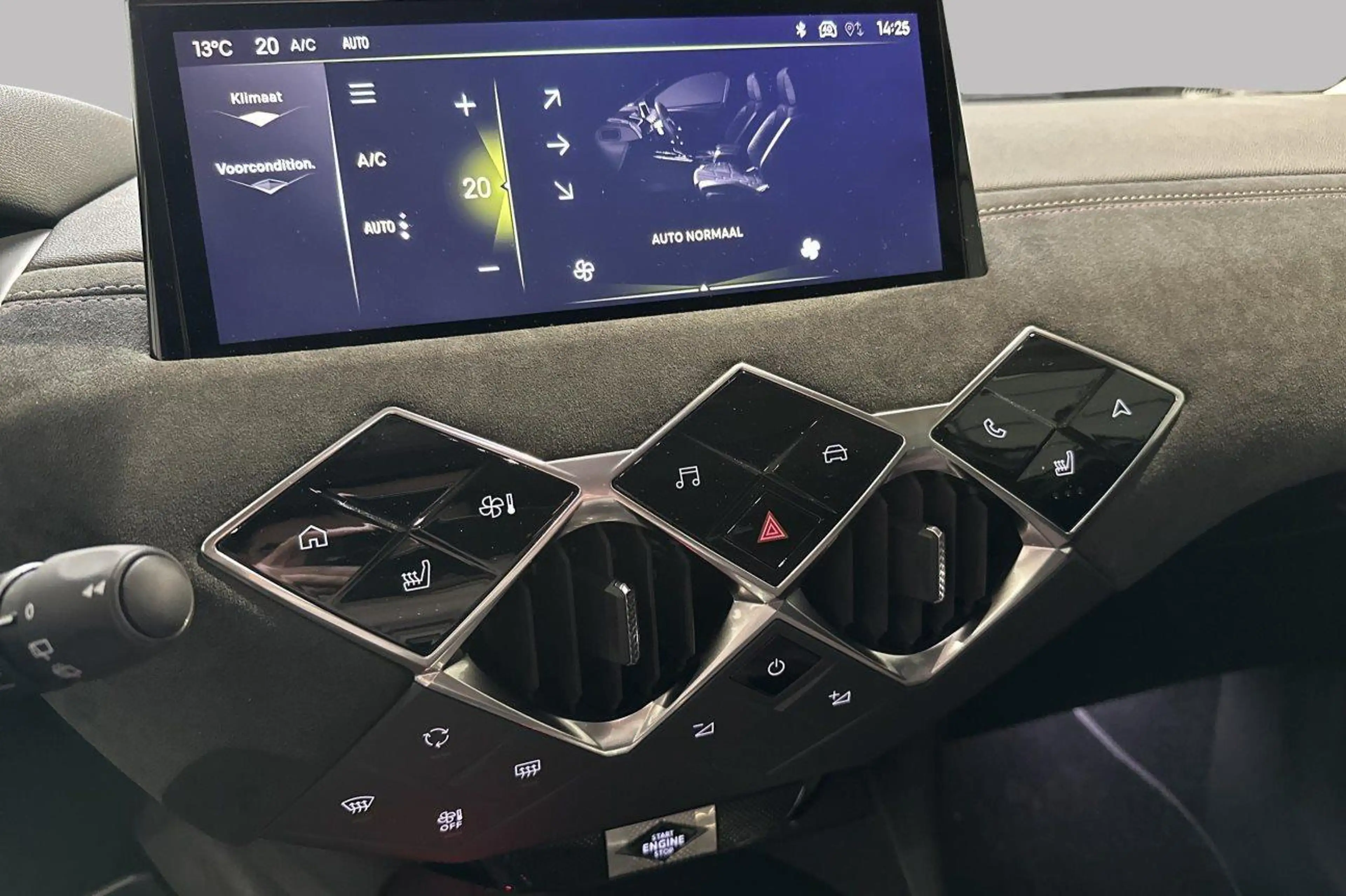 DS Automobiles DS 3 PERFORMANCE LINE E-TENSE — photo 15
