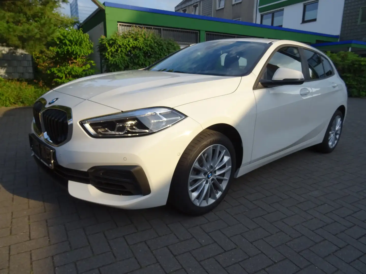 BMW 116 116 i Advantage, Sitzhz., LED, PDC, Navi, Alu 17" Beyaz - 1