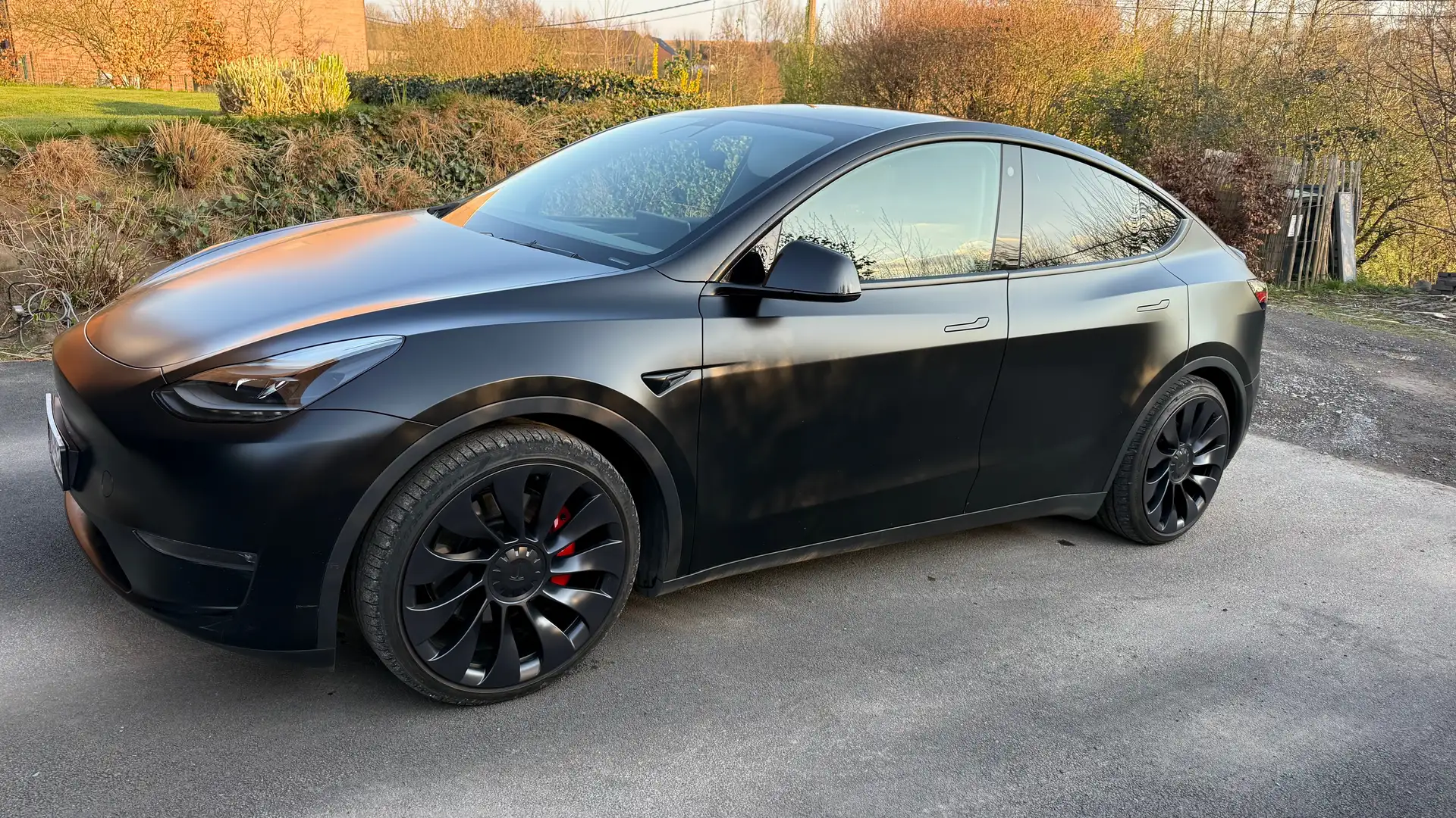 Tesla Model Y Model Y 72.5 kWh Dual Motor Performance (377 kW) Noir - 1