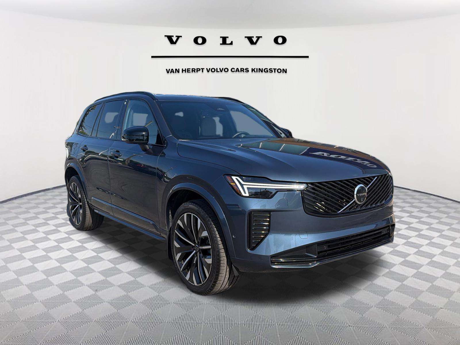 2026 Volvo XC90 B6 AWD Ultra Dark Theme 7-Seater