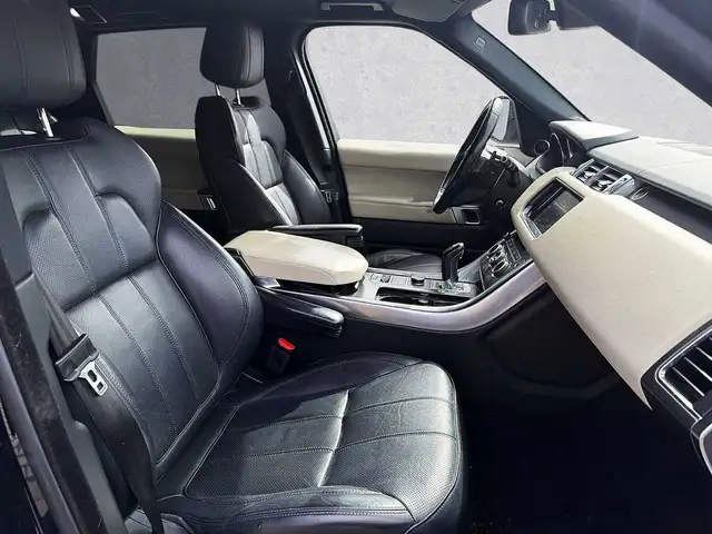 Land Rover Range Rover Sport view 3