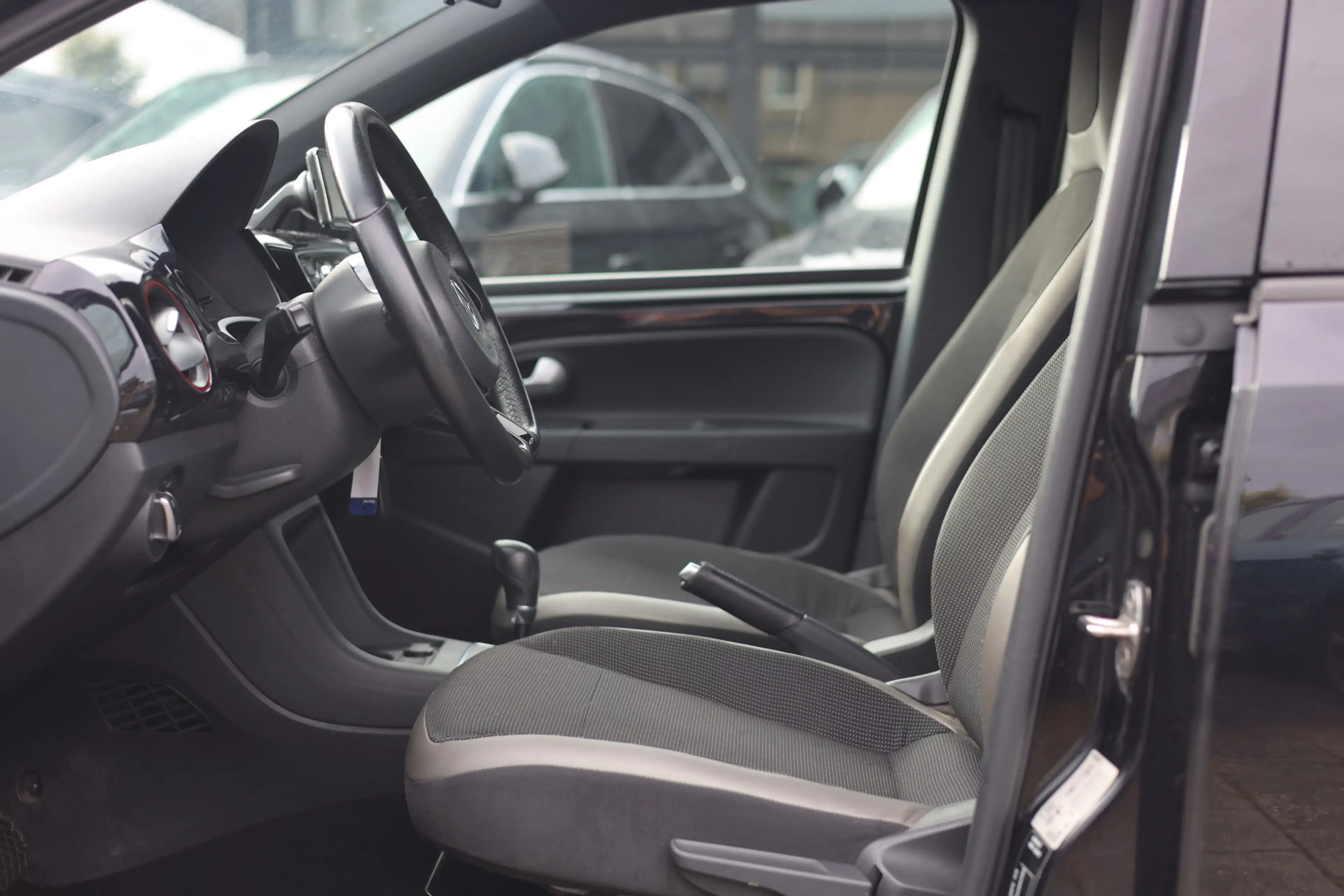 Volkswagen up! 1.0 HIGH UP! BLUEMOTION I AUT I 17 INCH I CRUISE I — photo 8