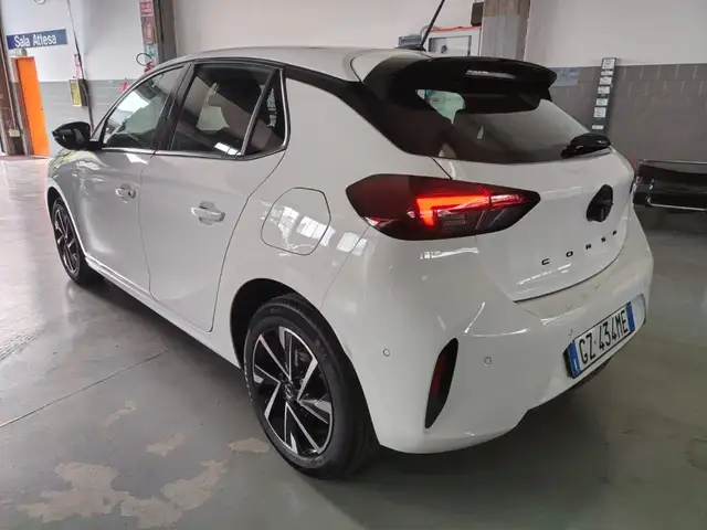 Opel Corsa view 8