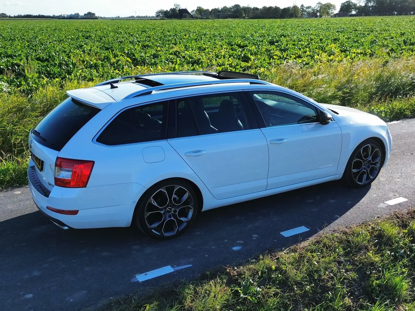 Skoda Octavia Octavia 1.2 TSI Green tech VRS RS uitgevoerd Blanco - 2