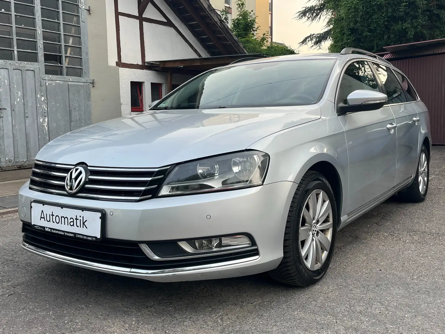 Volkswagen Passat Variant Automatik,TÜV:Neu,Klima,Navi,PDC. Silber - 2