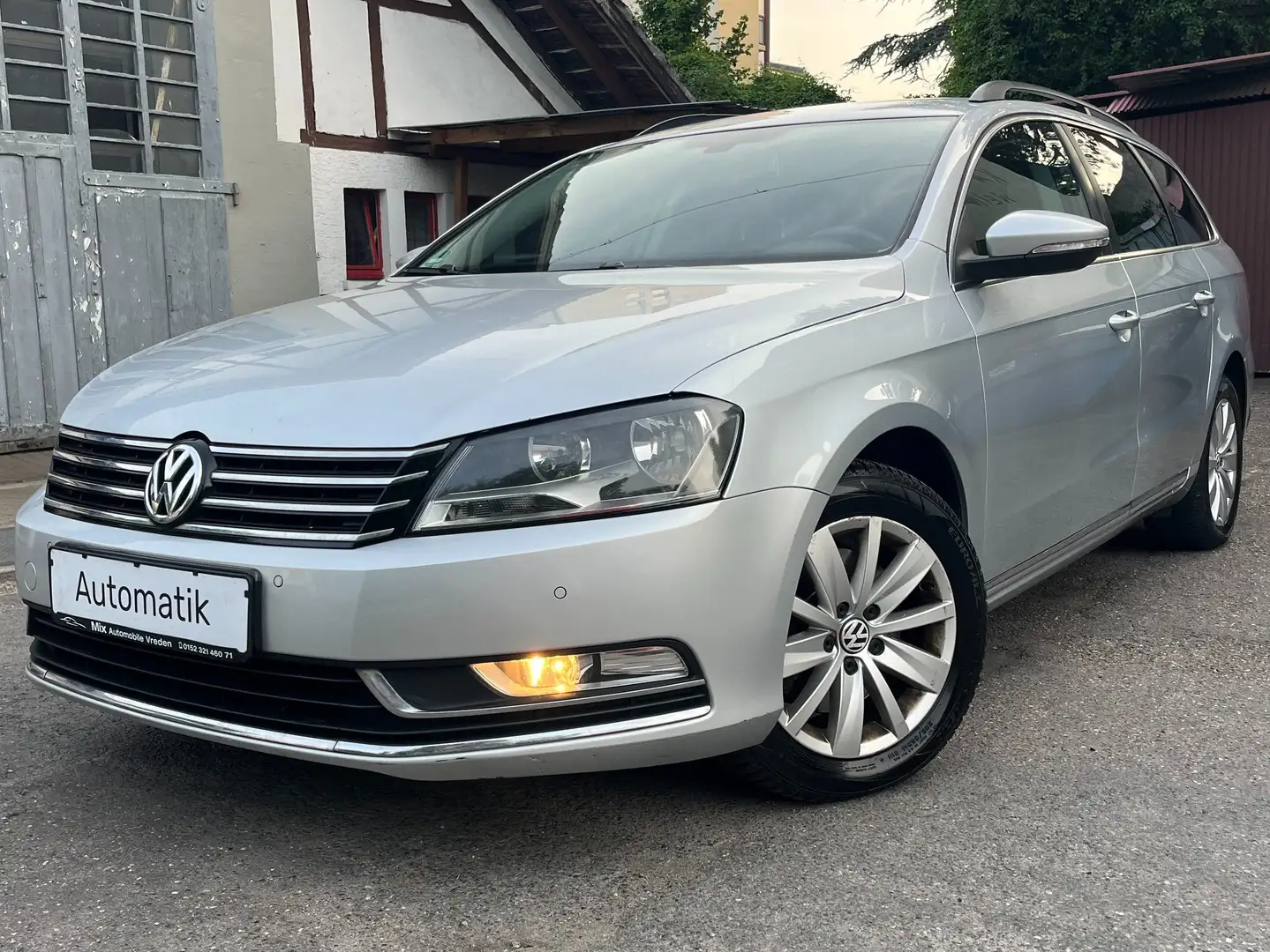 Volkswagen Passat Variant Automatik,TÜV:Neu,Klima,Navi,PDC. Silber - 1