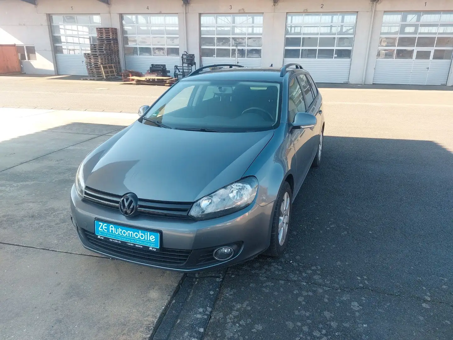 Volkswagen Golf VI Variant Trendline BlueMotion Gris - 1