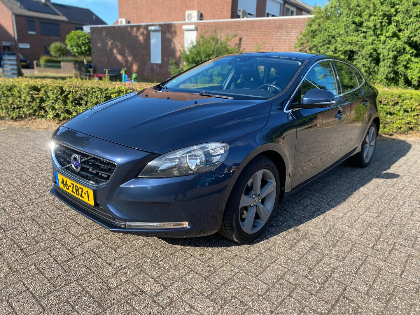 Volvo V40 1.6 T4 Momentum Bleu - 2