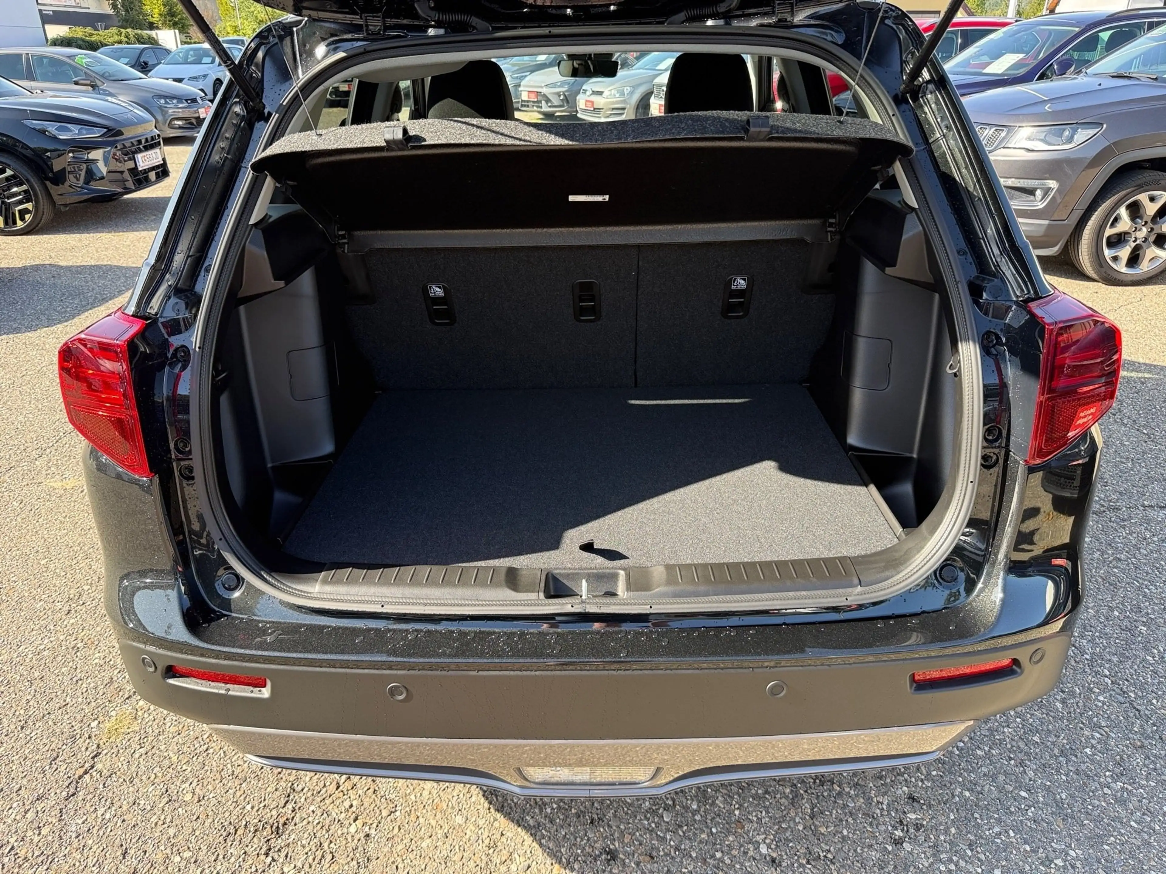 Suzuki Vitara 1.4 DITC HYBRID Shine Facelift Kam. — photo 13