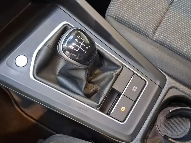 Volkswagen Golf view 11