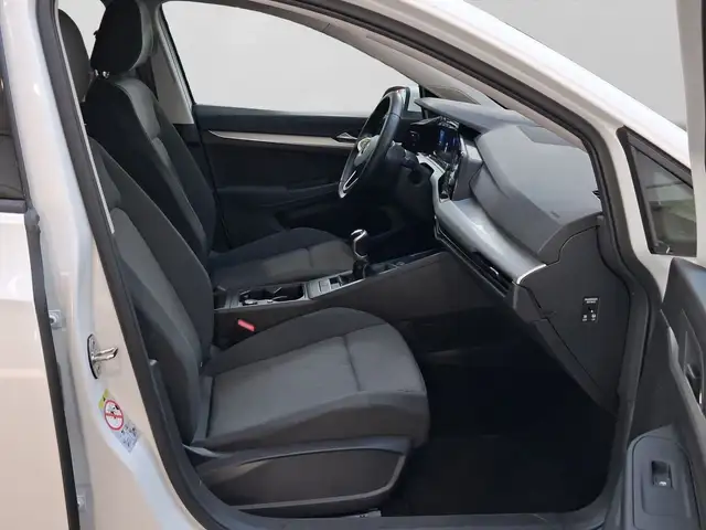 Volkswagen Golf view 4