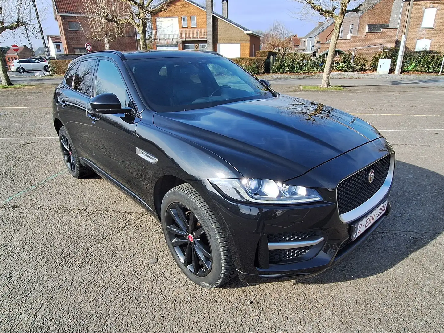 Jaguar F-Pace 2.0 D AWD R-Sport Zwart - 1