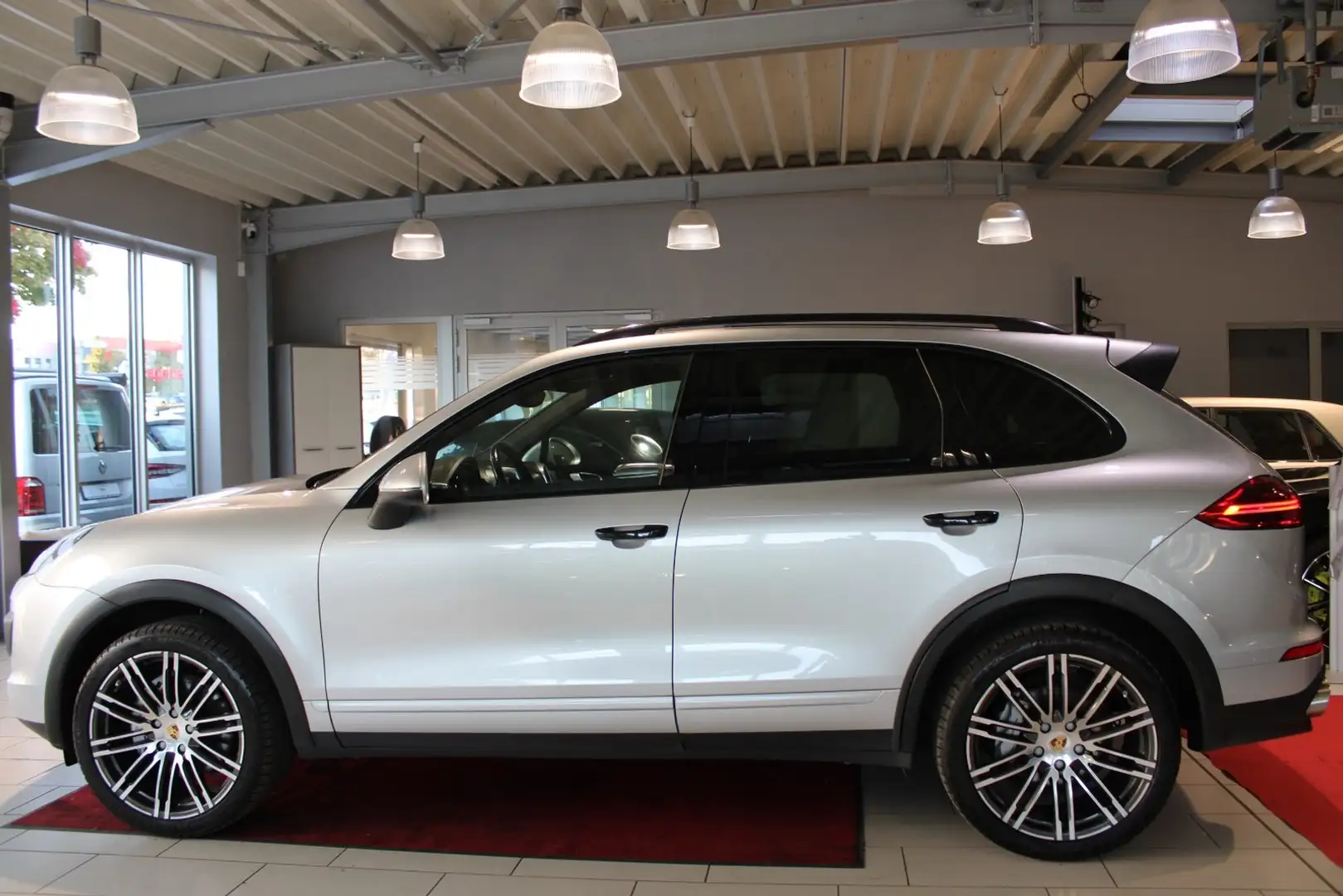 Porsche Cayenne S Diesel Platinum Edition - 2
