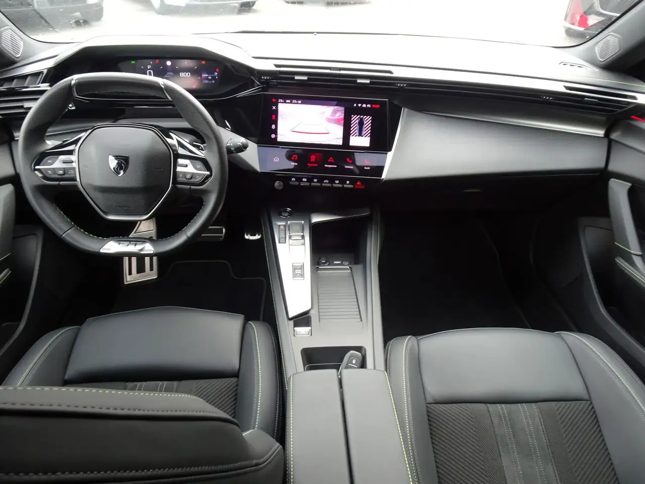 Peugeot 308 3ª serie BlueHDi 130 S&S EAT8 GT 13