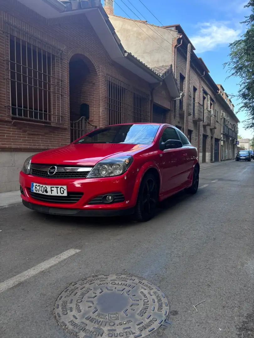 Opel Astra GTC 1.9CDTi Sport - 1