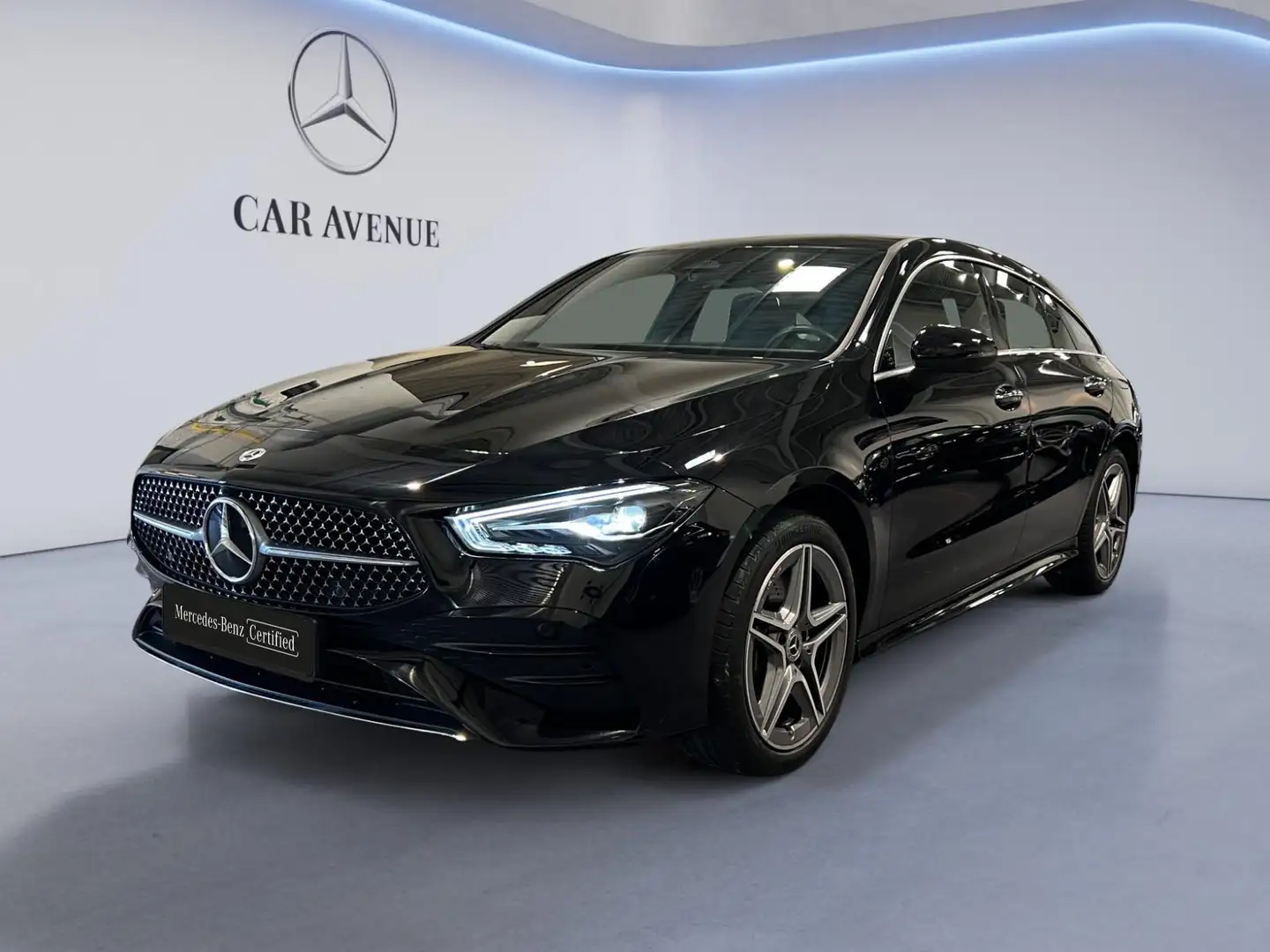 Mercedes-Benz CLA 250 e AMG Line Shooting Brake Schwarz - 1