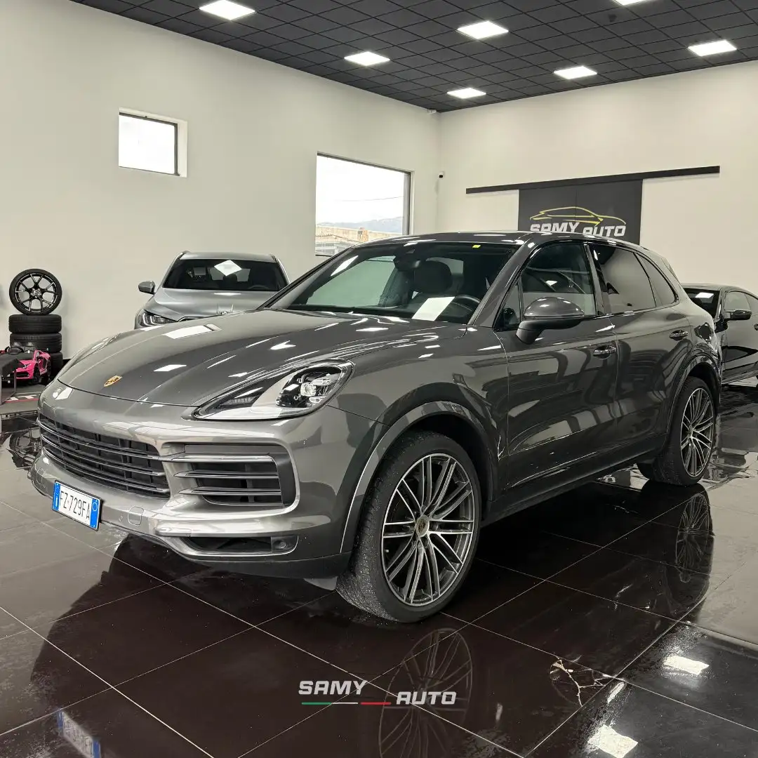 Porsche Cayenne 3.0 tiptronic Grau - 2