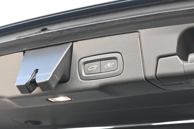 Volvo XC60 view 15