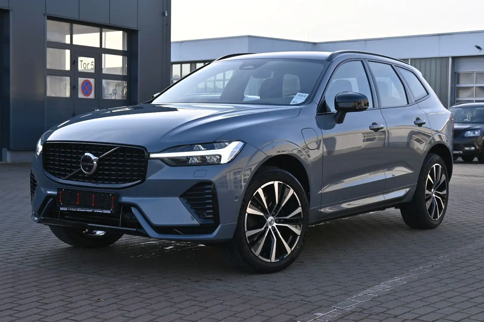 Volvo XC60 T8 Ultimate Dark AWD*AHK*360°*PANO* Grau - 1