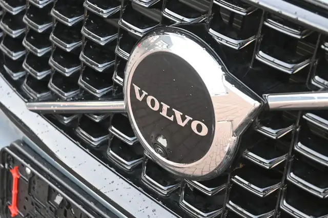 Volvo XC60 view 11